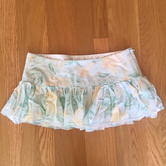 Abercrombie & Fitch Dresses & Skirts - A&F floral miniskirt